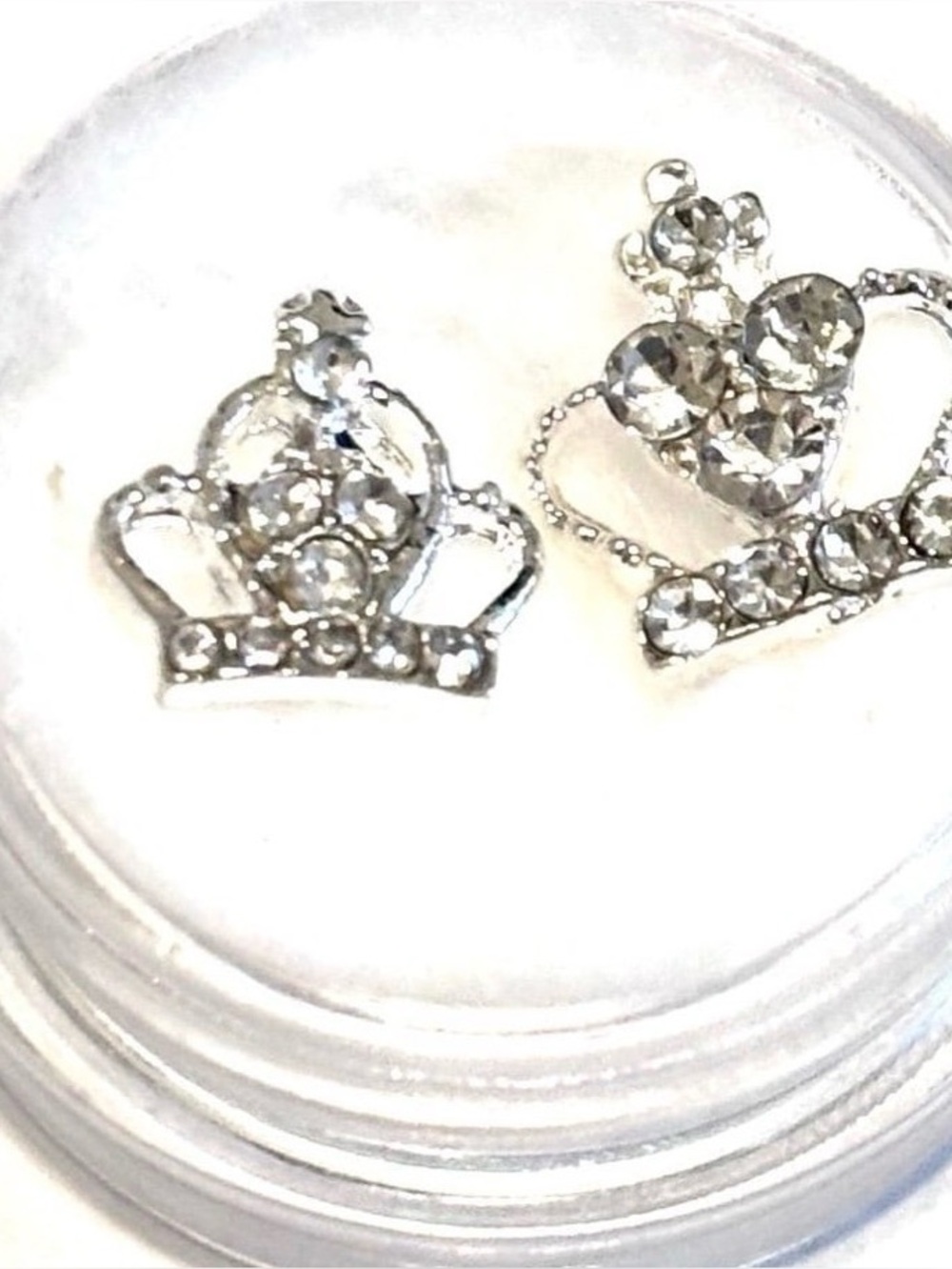 6 pcs crowns Silver Tone with bling and crystal Drop Nail Charms